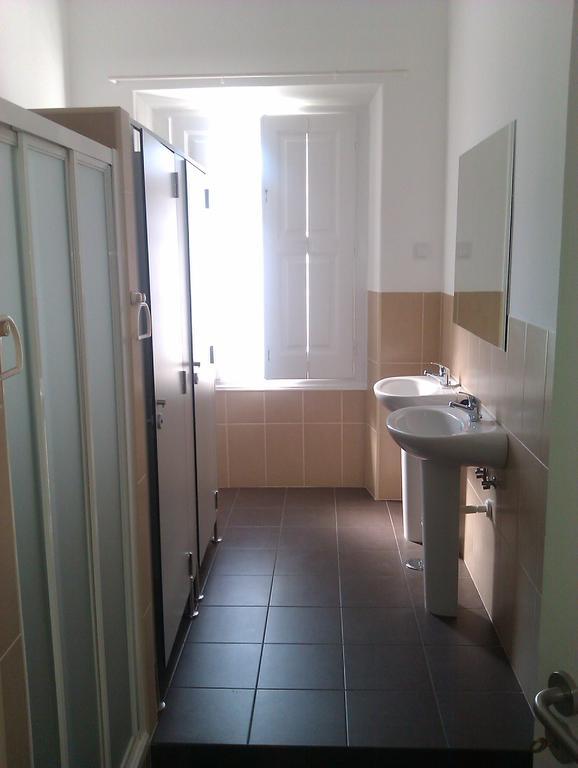White Sun Hostel Lagos Room photo